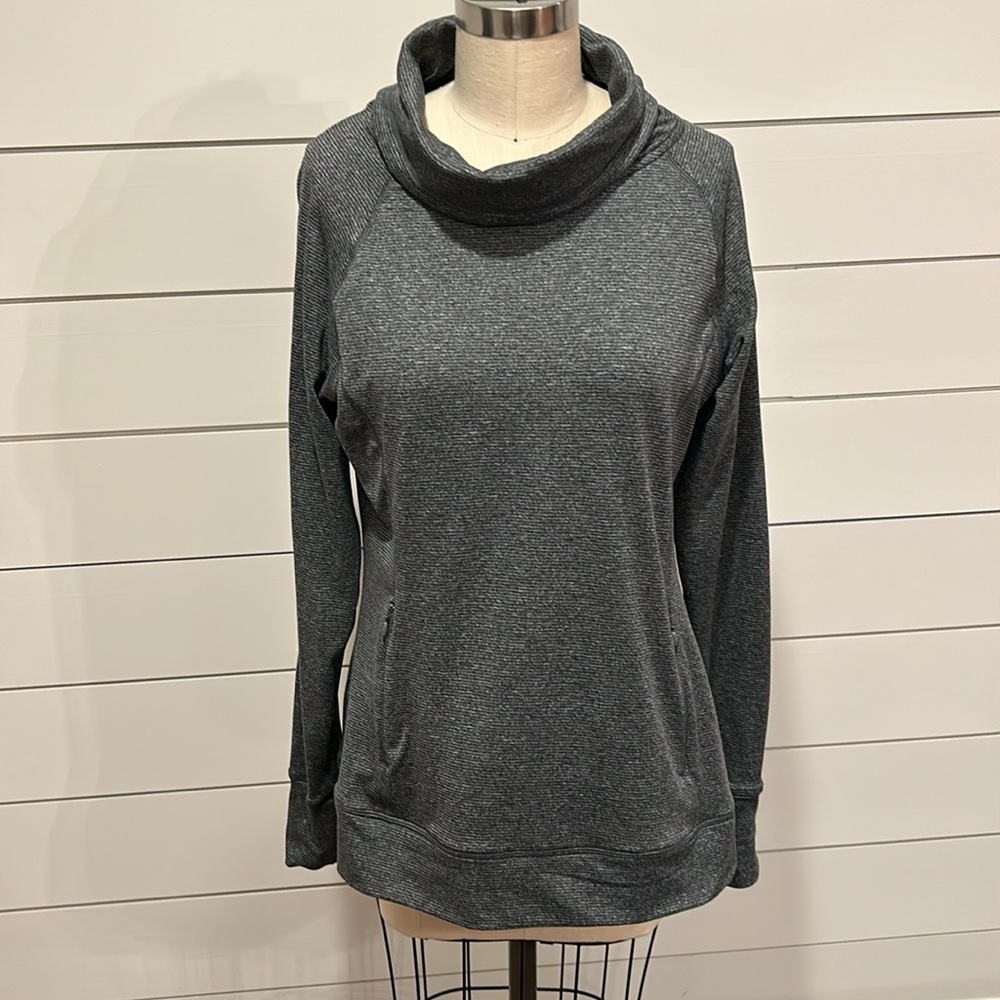 Kyodan gray and black long sleeve fleece with cowl neck. Size large